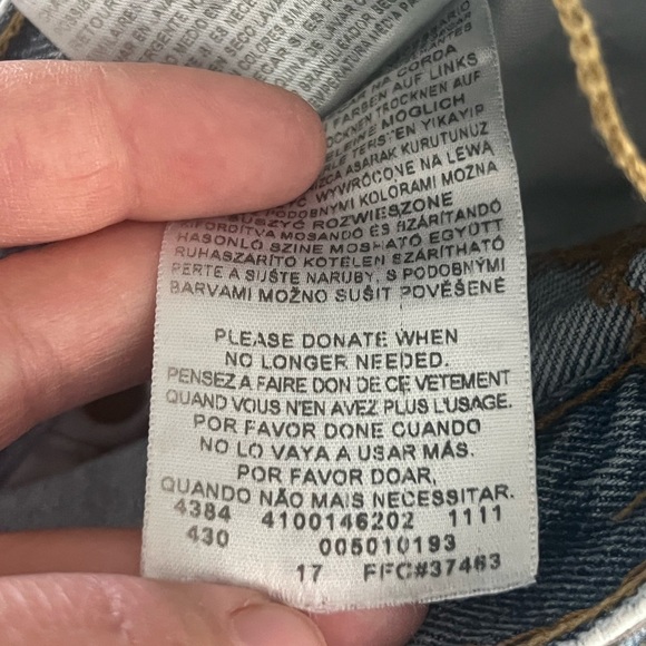 Levi’s 501 Straight Leg Very Distressed Worn-In Jeans Made In Haiti Size W33xL34 - Picture 14 of 14